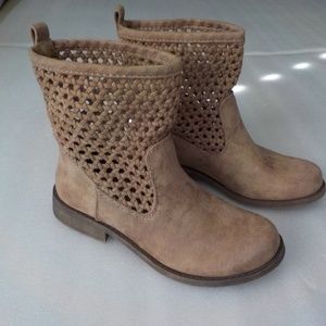 Mudd Tan Suede Boots w/Open Weave Tops